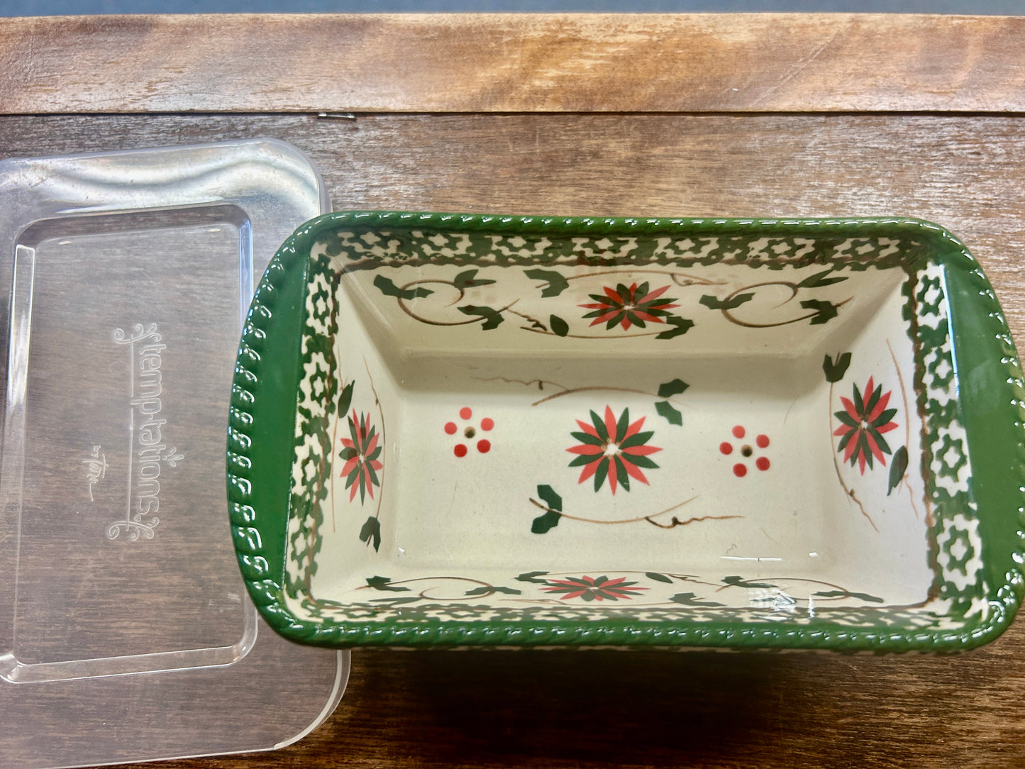 Red Green White Temptations Holiday Loaf Pan w Lid, 12 ounces