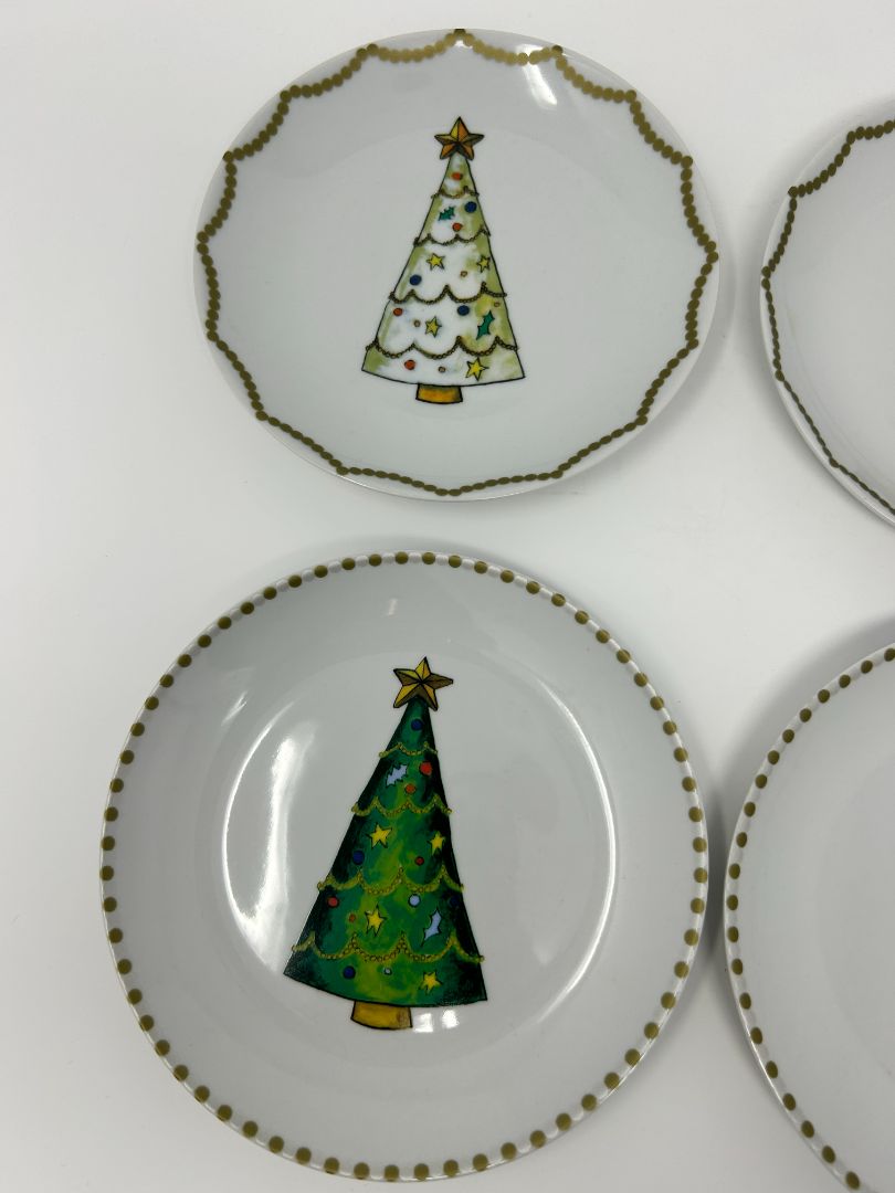 Red Green White Boston Warehouse Christmas Tree Plates Set of 4, 6 1/2"