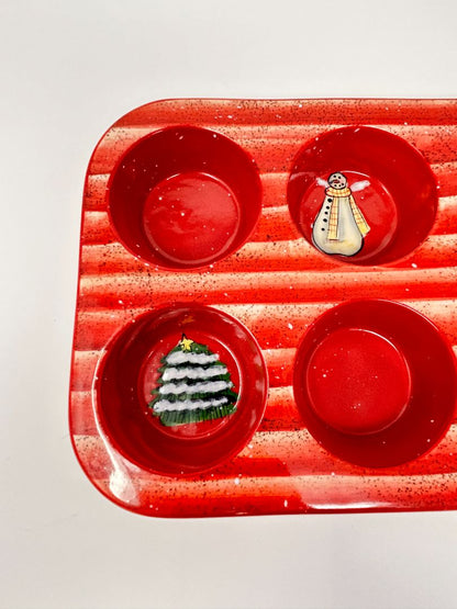 Red Green White Nantucket Home Christmas 6 Cupcake Baker, 10 1/2"
