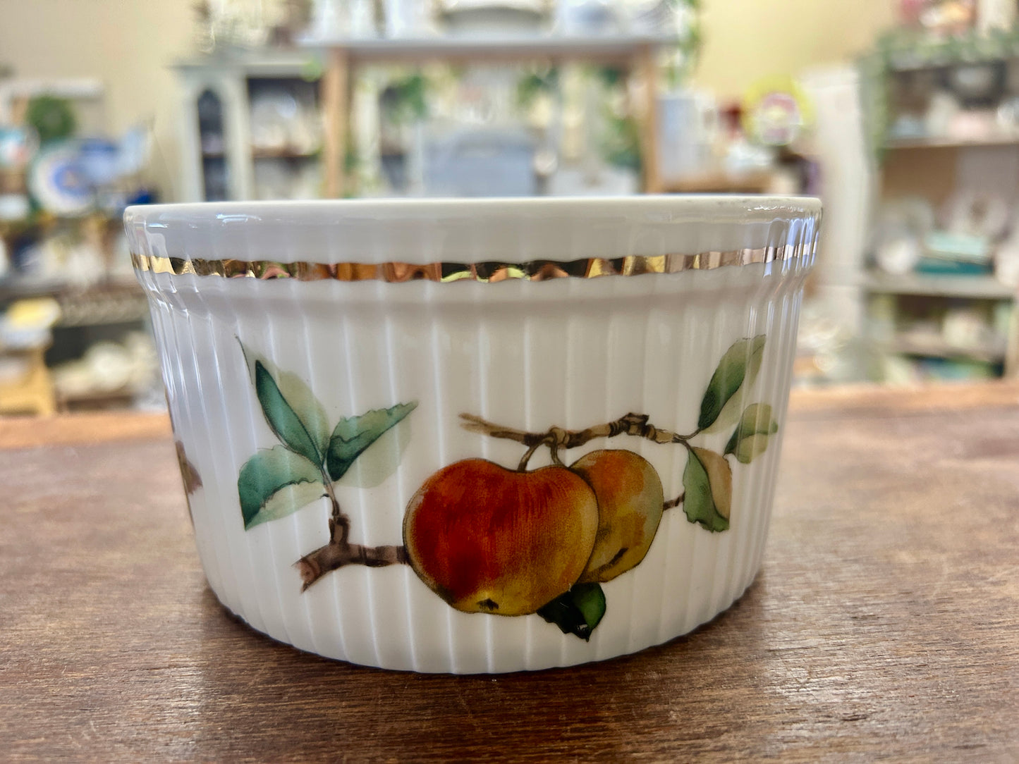 Multicolor Royal Worcester Evesham Bowl England, 5 1/2"