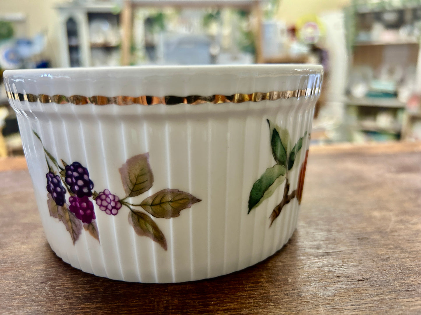 Multicolor Royal Worcester Evesham Bowl England, 5 1/2"