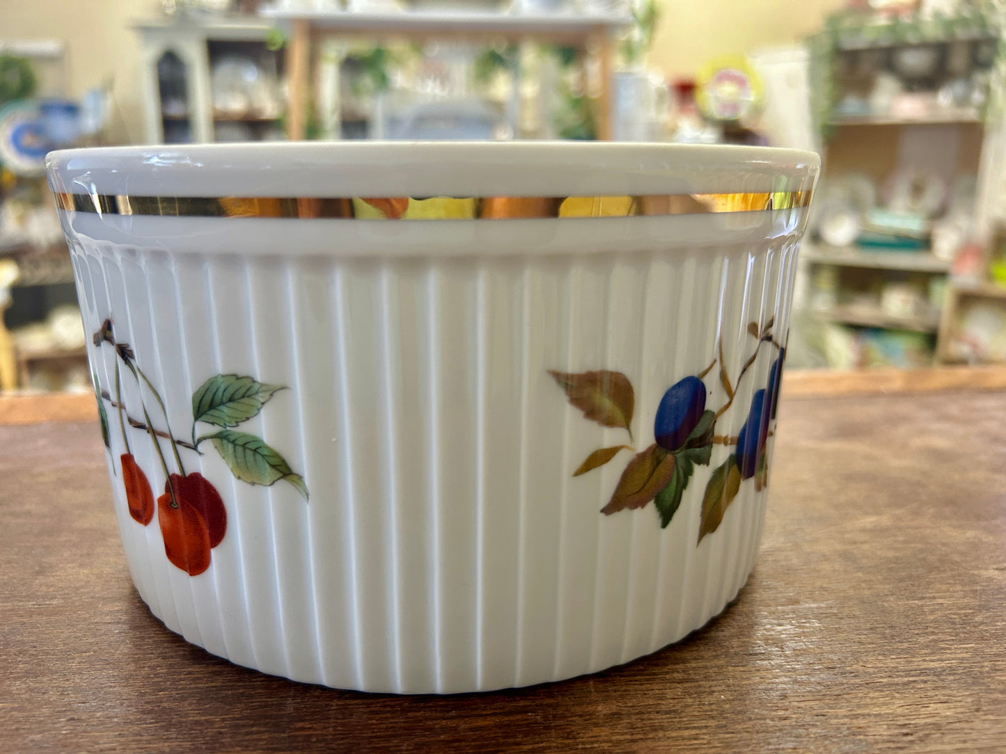 Multicolor Royal Worcester Evesham Bowl England, 6 3/4"