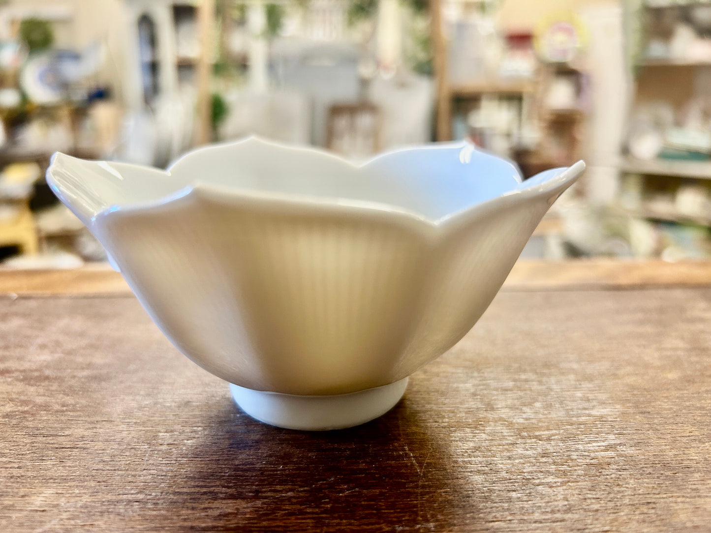 White Tulip Bowl, 4 1/4"