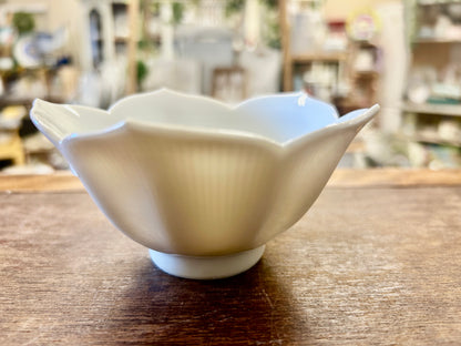 White Tulip Bowl, 4 1/4"