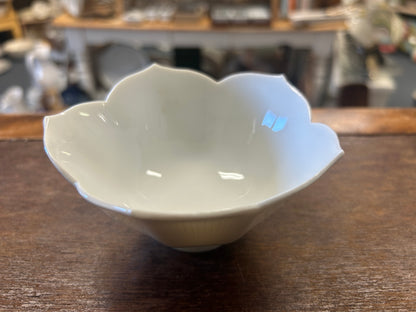 White Tulip Bowl, 4 1/4"