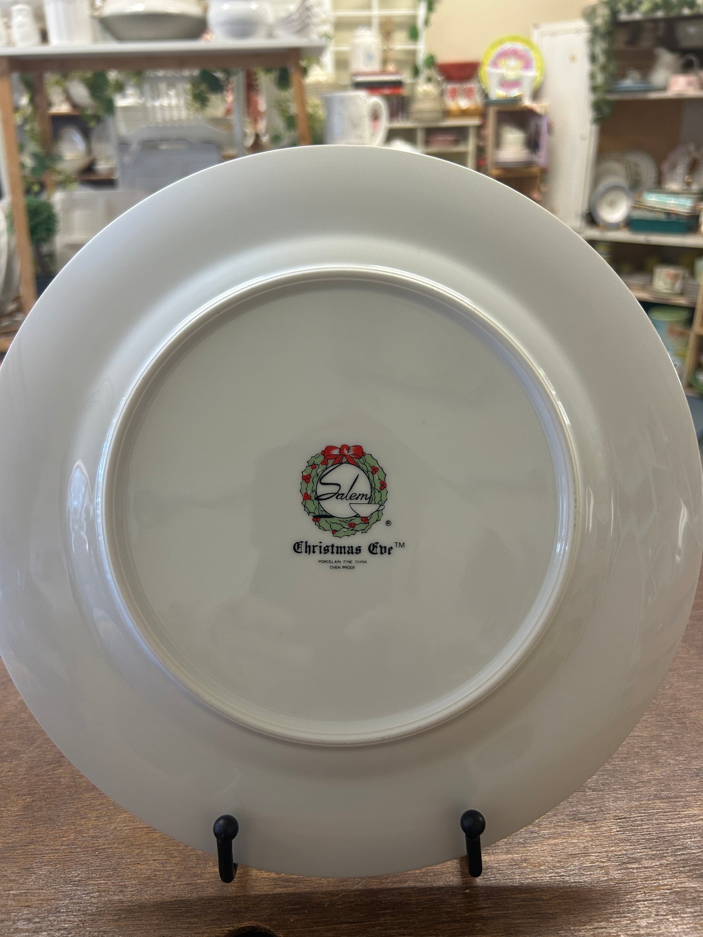 Red Green White Salem Christmas Tree Dinner Plates, 10 1/2"