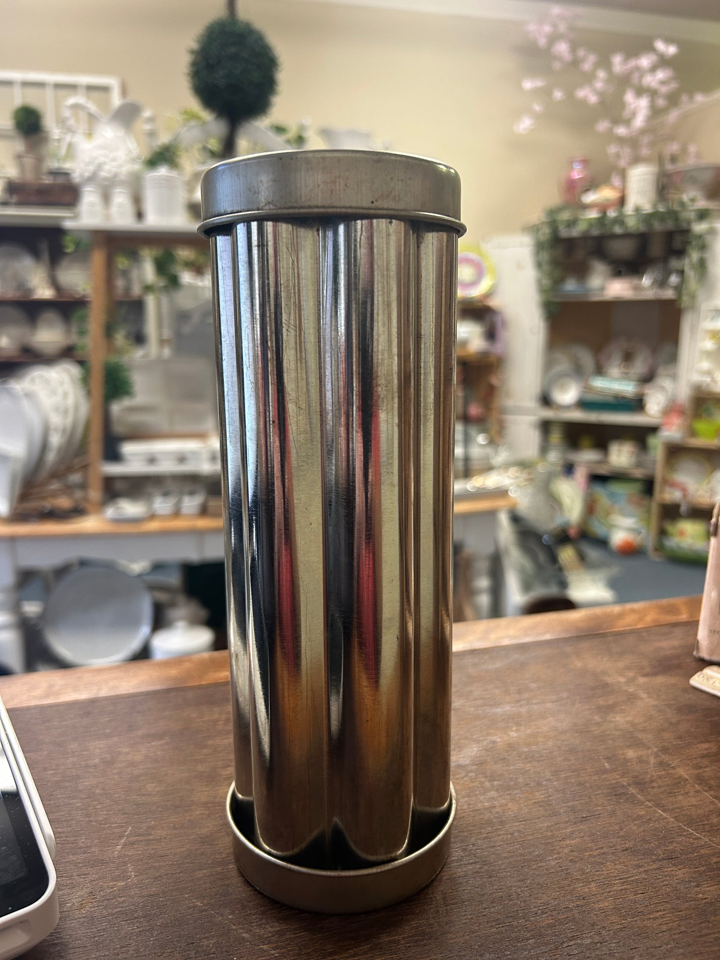 Silver Pampered Chef Flower Bread Tube, 8 3/4"