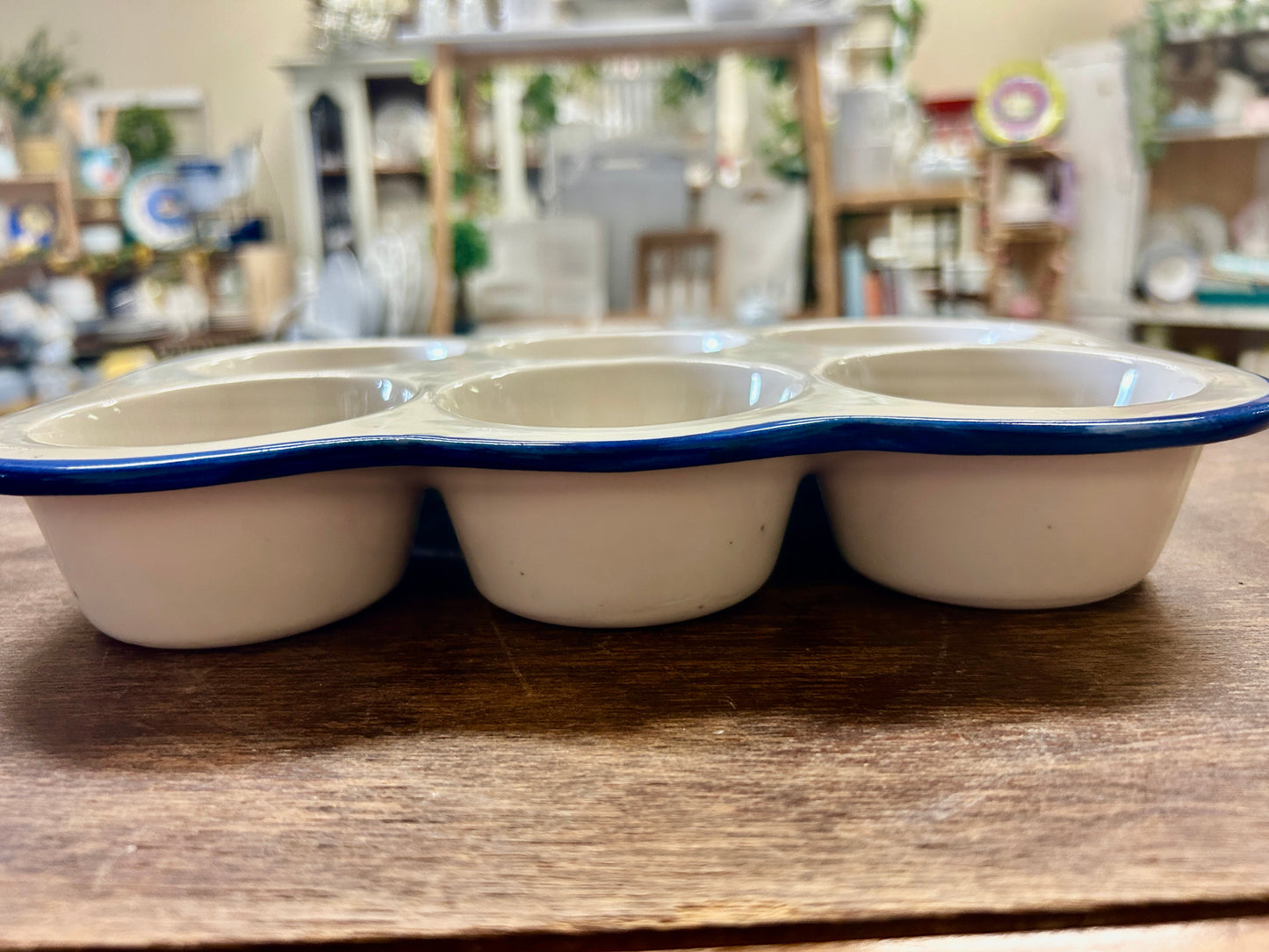 Blue & White Hartstone Vintage Blueberry Muffin Pan, 10 3/4"
