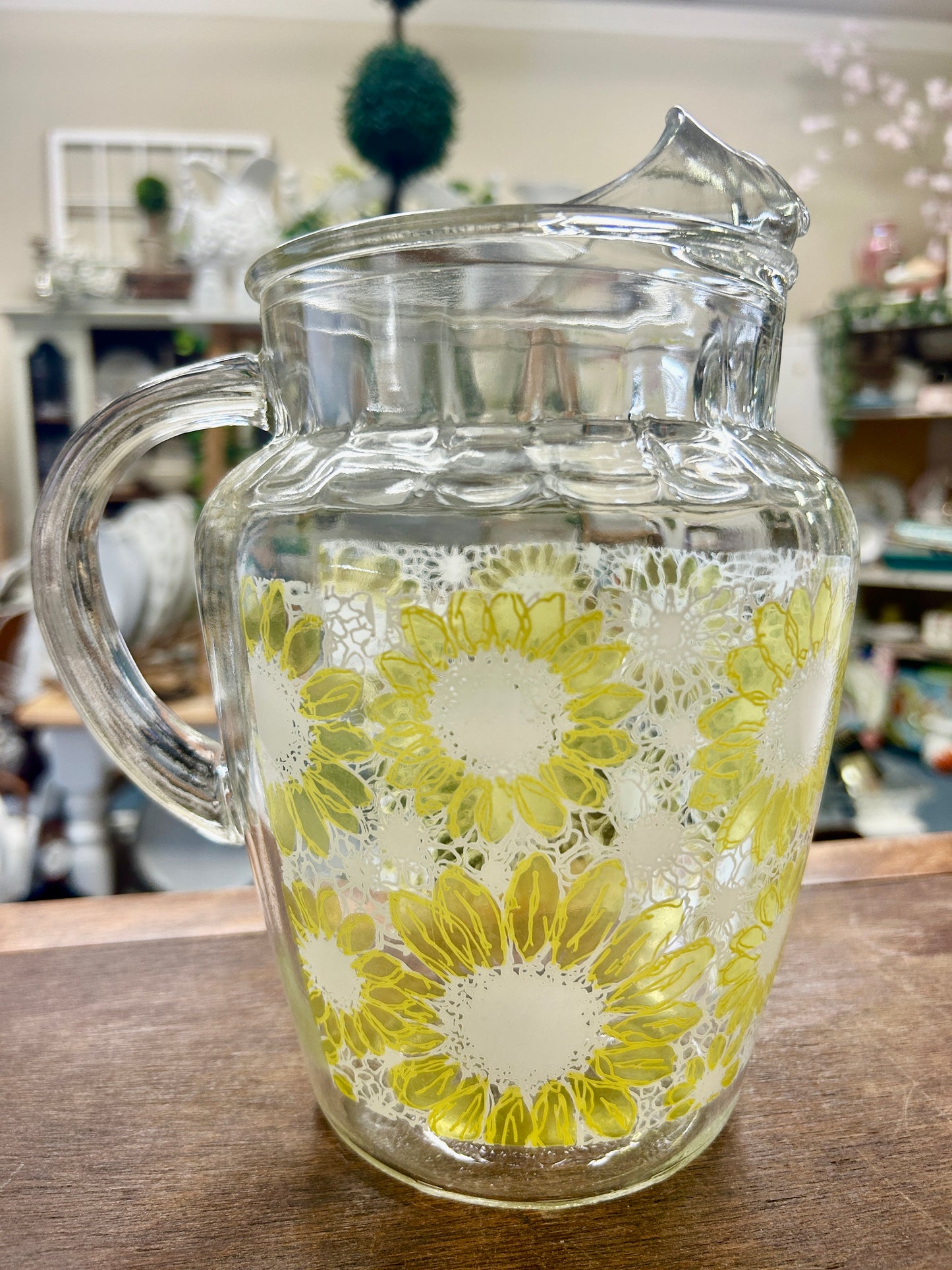 Anchor Hocking Vintage Yellow Flower Pitcher, 9"