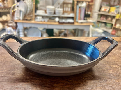 Gray Staub Graphite 8 oz Oval, 8 oz.