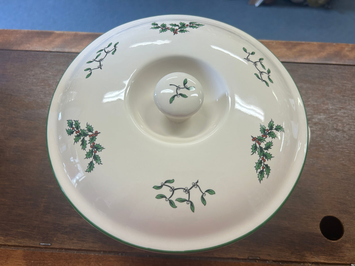 Red Green White Spode Christmas Tree Casserole, 3 QT