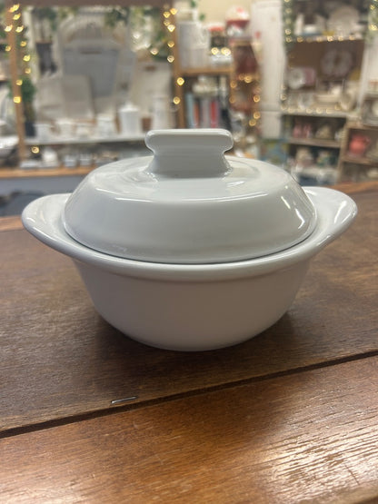 Pampered Chef White Cocotte .75L