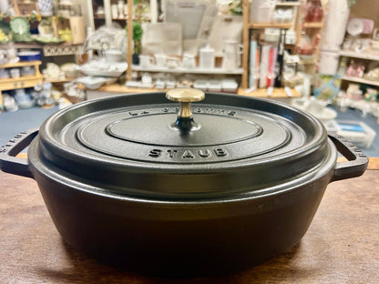 Black Staub Oval 4.25 QT Cocotte, 4.25 QT
