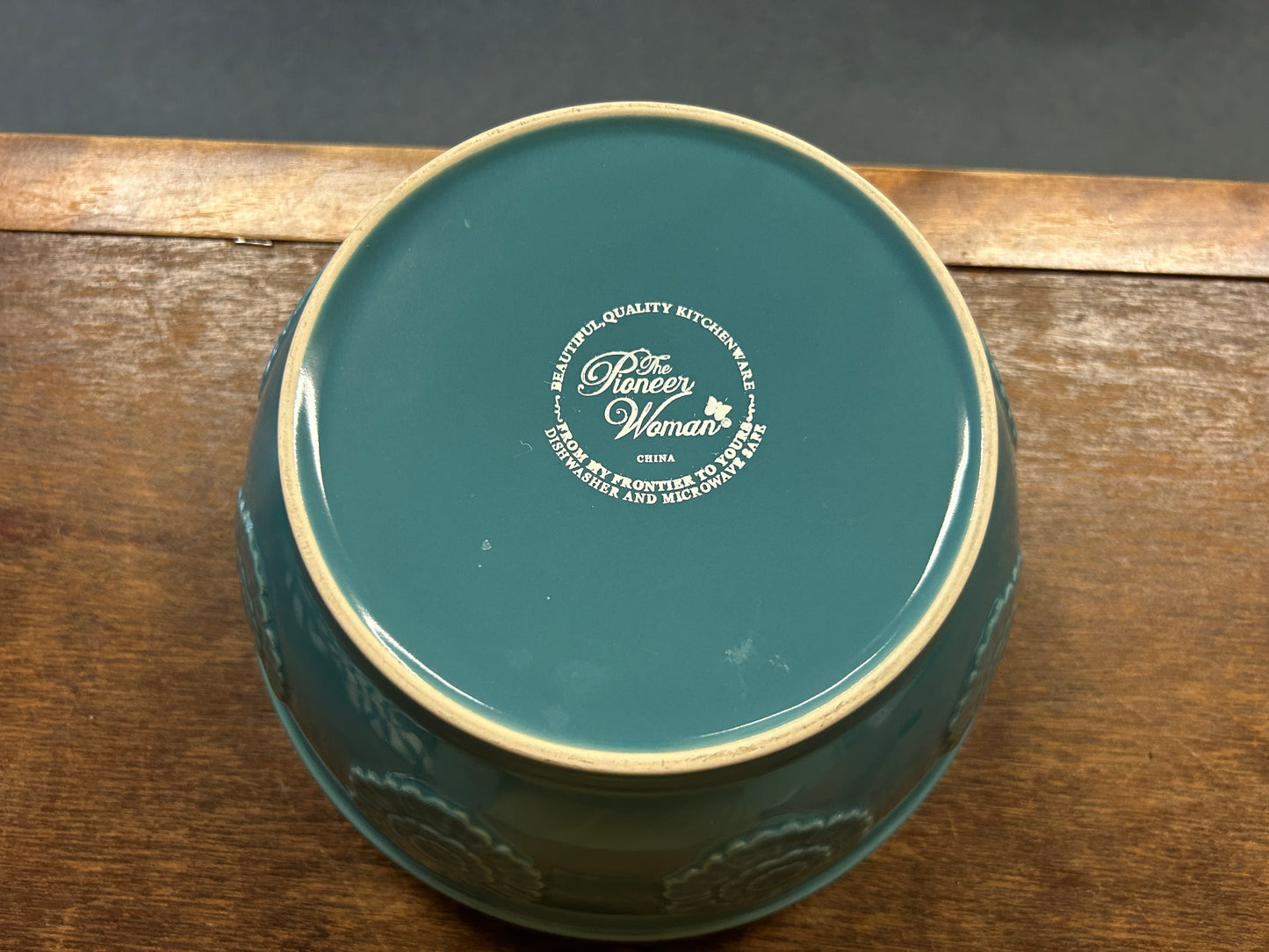 Pioneer Woman Teal Bowl 8 1/4", 8 1/4"