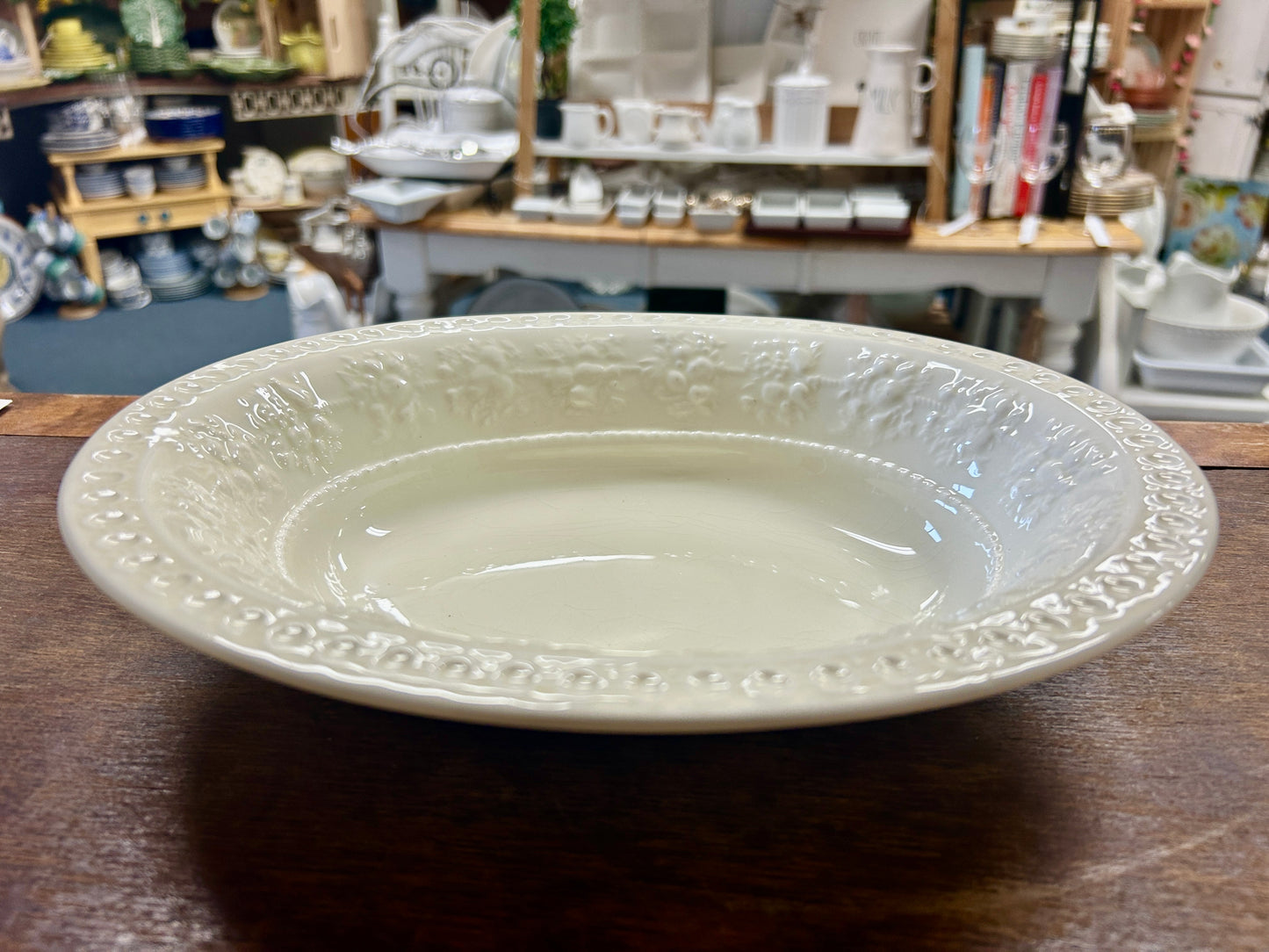 Cream Wedgwood Wellesley Oval Bowl England, 10 1/2"
