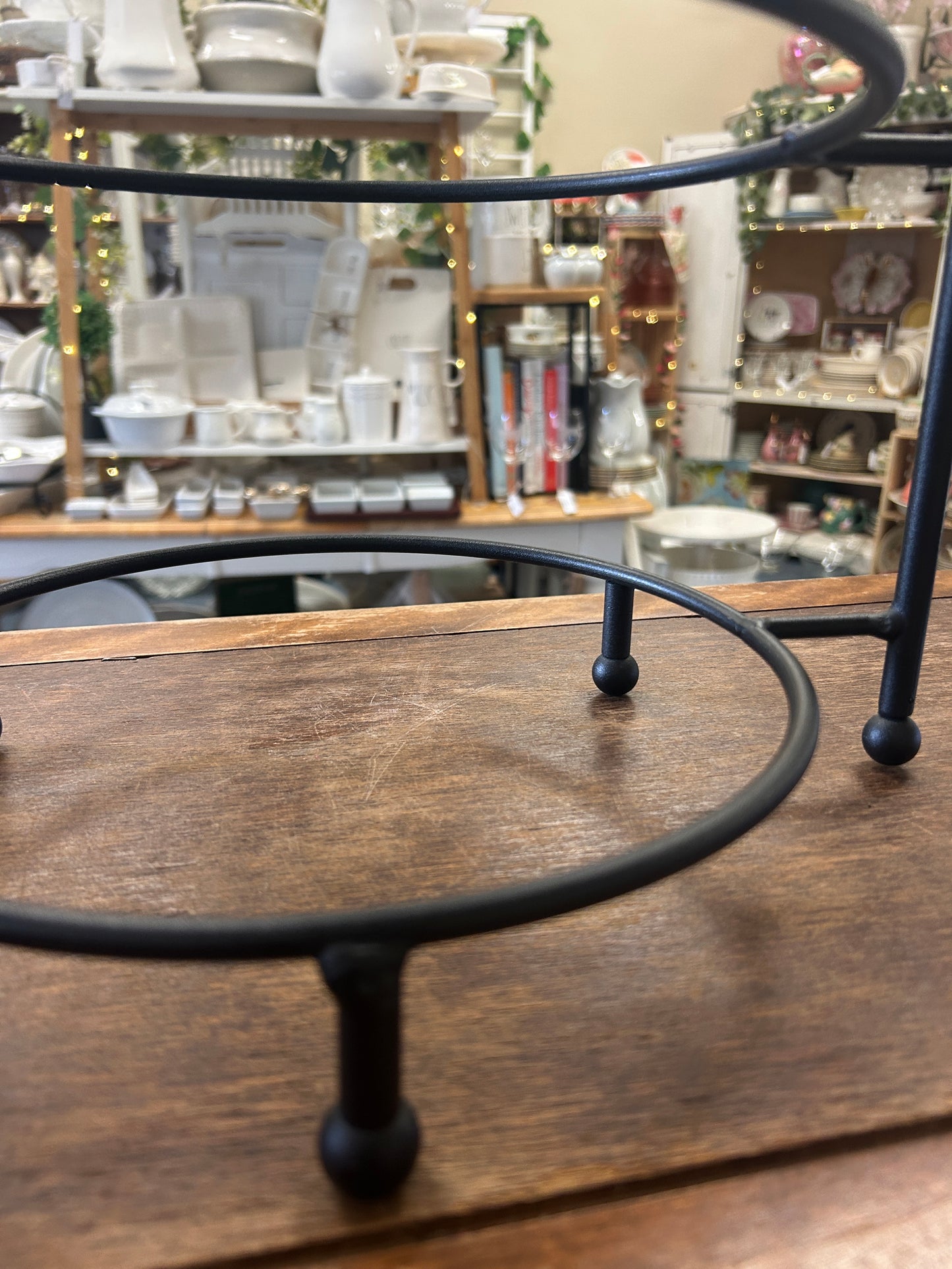 Black Southern Living Red Mountain 2 Tier, 15"