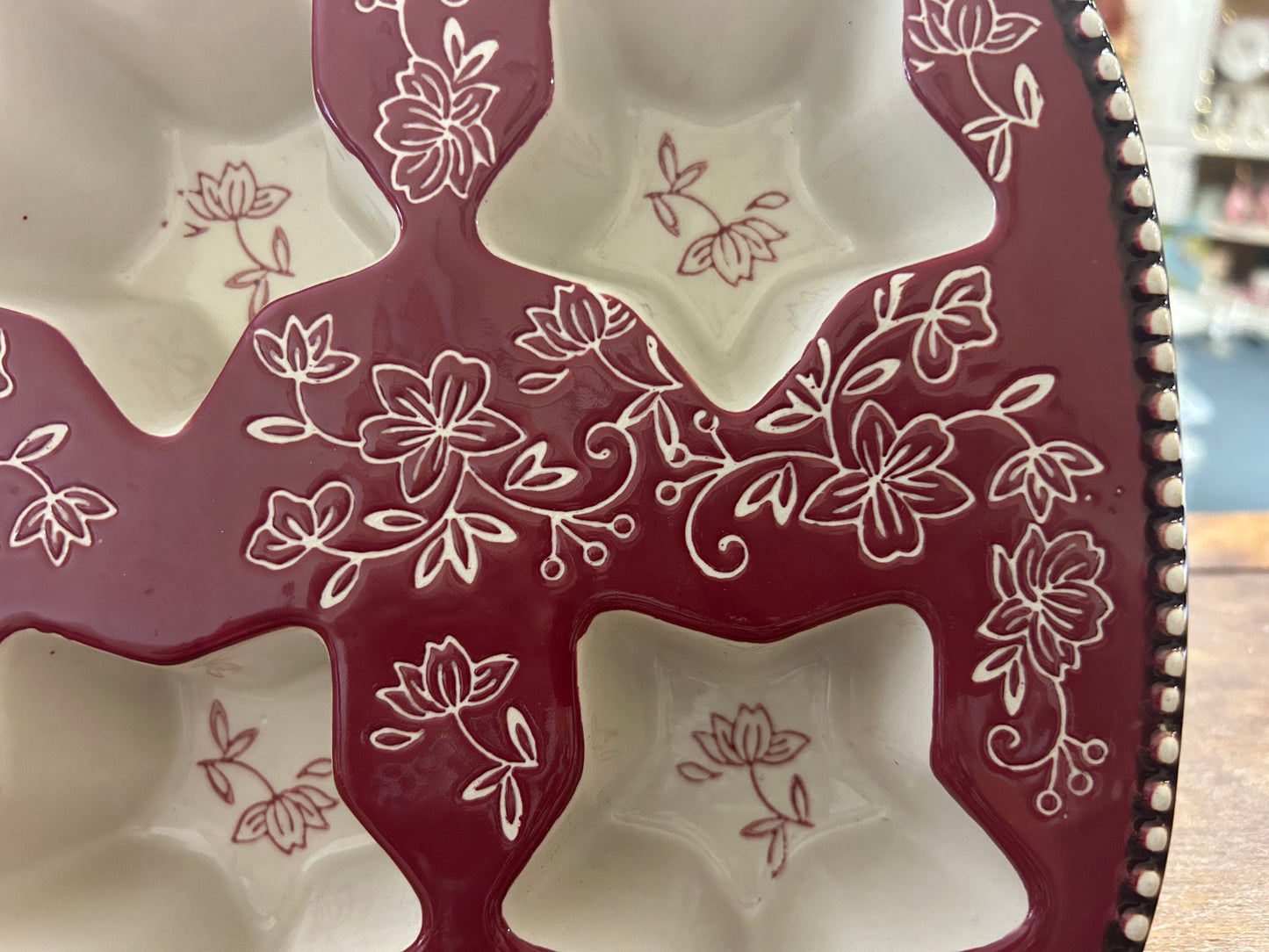 Cranberry Temptations Floral Lace Star Muffin Pan, 12"