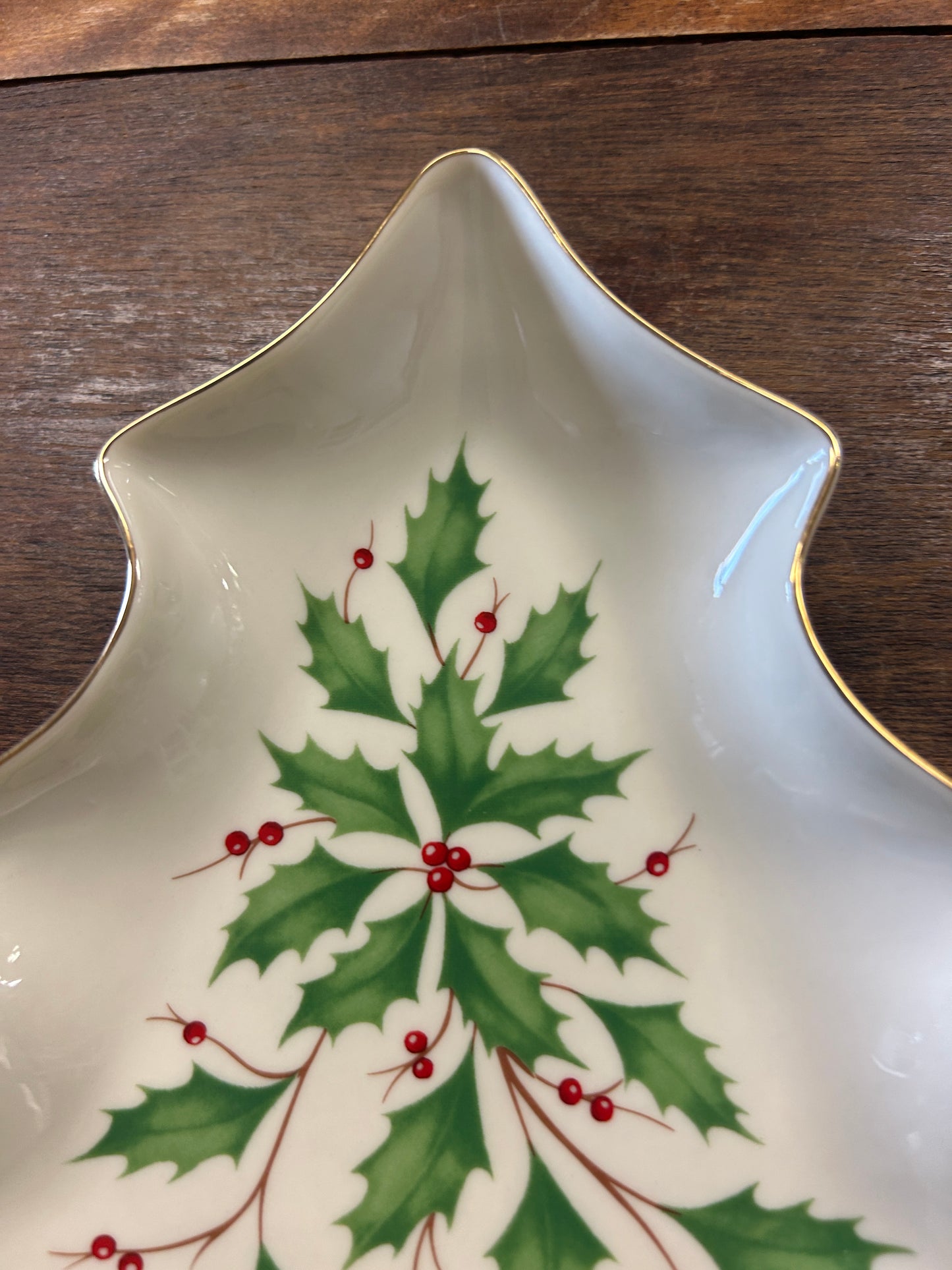 Red Green White Lenox Holiday Christmas Bowl, 7 1/2"