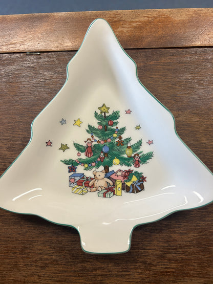 Red Green White Nikko Christmas Tree Plate Japan, 6 1/2"