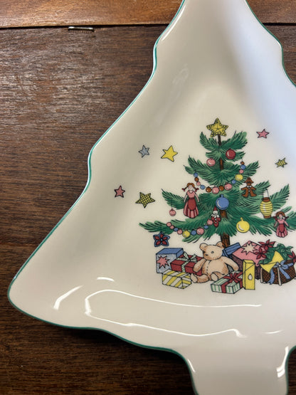 Red Green White Nikko Christmas Tree Plate Japan, 6 1/2"
