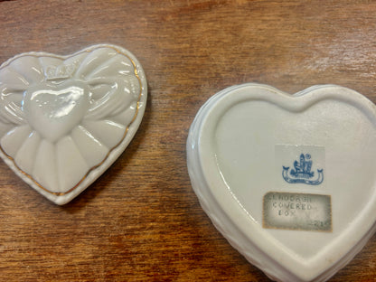 White Belleek NEW Claddagh Plate Ireland, 9"