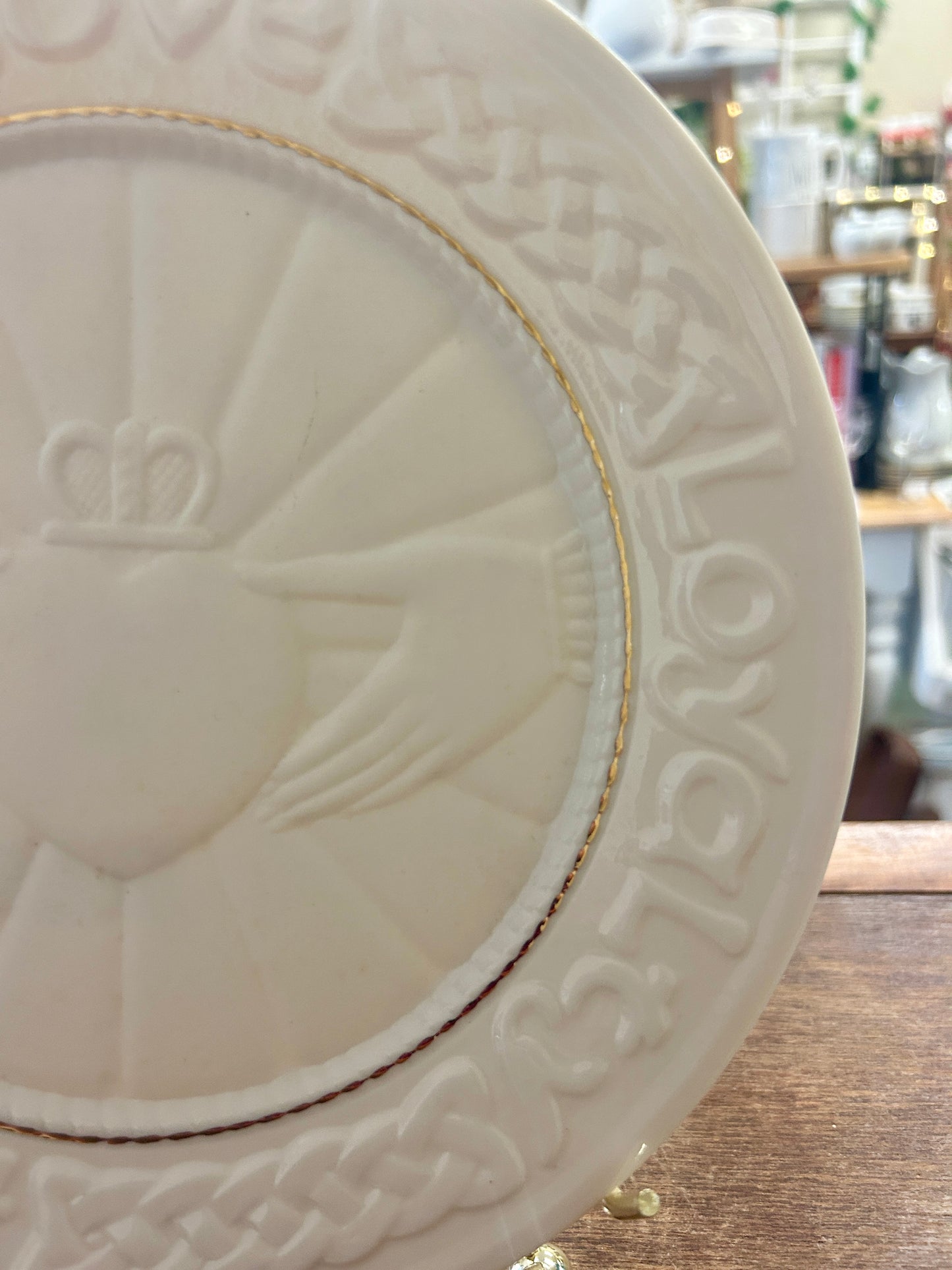 White Belleek Claddagh Heart Box Ireland, 3 1/4"