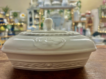 White Belleek Claddagh Butter Dish Ireland, 7 1/2"