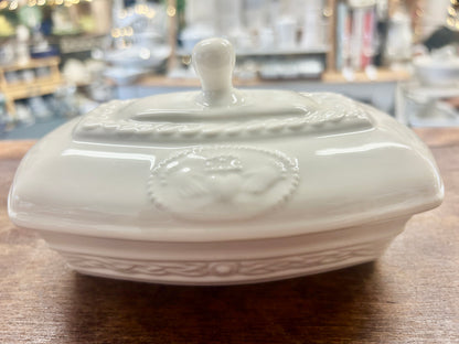 White Belleek Claddagh Butter Dish Ireland, 7 1/2"
