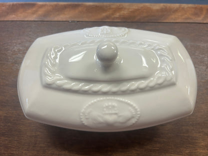 White Belleek Claddagh Butter Dish Ireland, 7 1/2"