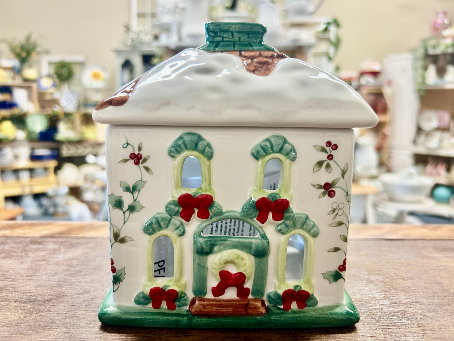 Red Green White Pfaltzgraff Winterberry House Candleholder, 6 1/4"