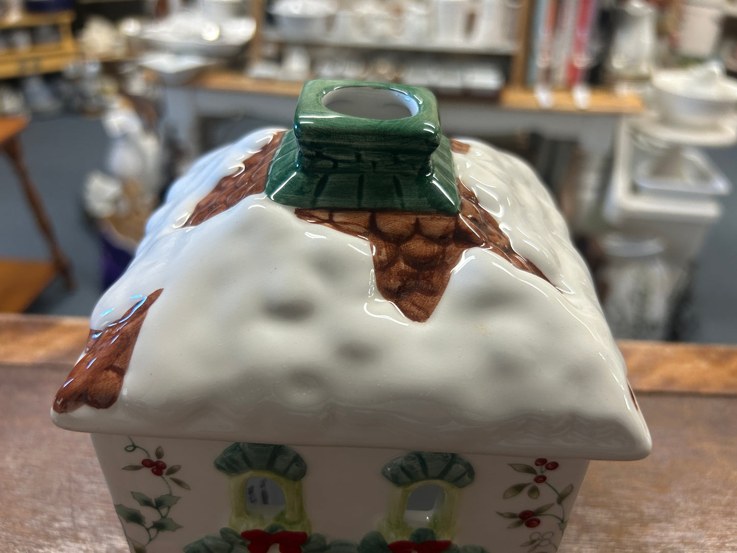 Red Green White Pfaltzgraff Winterberry House Candleholder, 6 1/4"