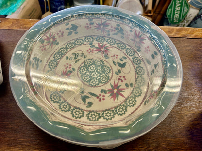 Red Green White Temptations Christmas Pie Plate w/ Lid, 9"
