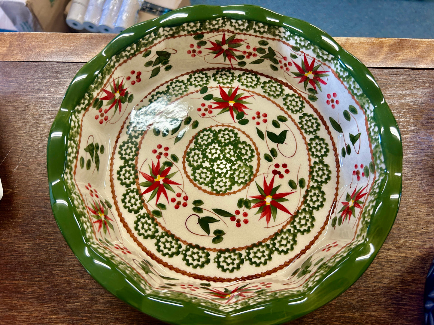 Red Green White Temptations Christmas Pie Plate w/ Lid, 9"