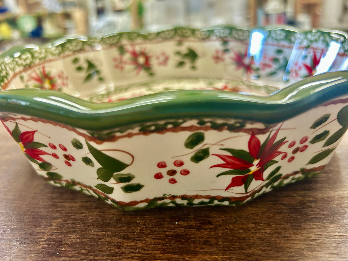 Red Green White Temptations Christmas Pie Plate w/ Lid, 9"