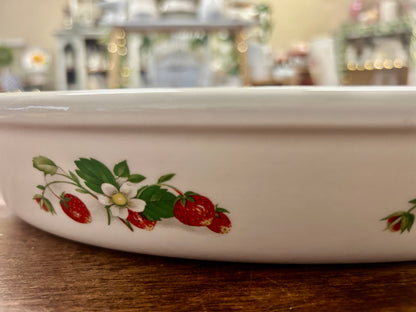 Red & White Portmeirion China Summer Strawberries 16" Baker, 16"