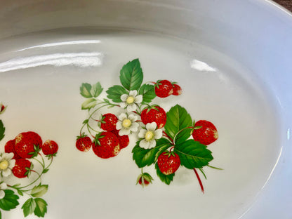 Red & White Portmeirion China Summer Strawberries 16" Baker, 16"