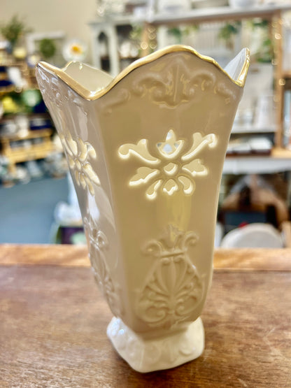 Cream Lenox Langtry Vase, 7"