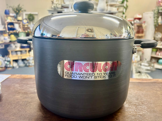 Gray Circulon NEW 8 QT Pot w/ Lid, 8 QT