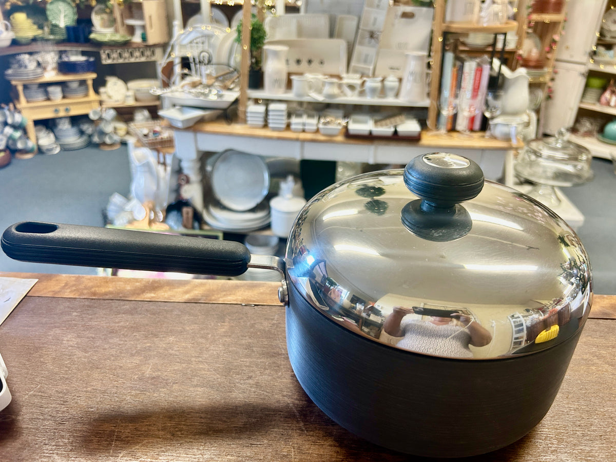 Gray Circulon NEW 3 QT Pot w/ Lid, 3 QT