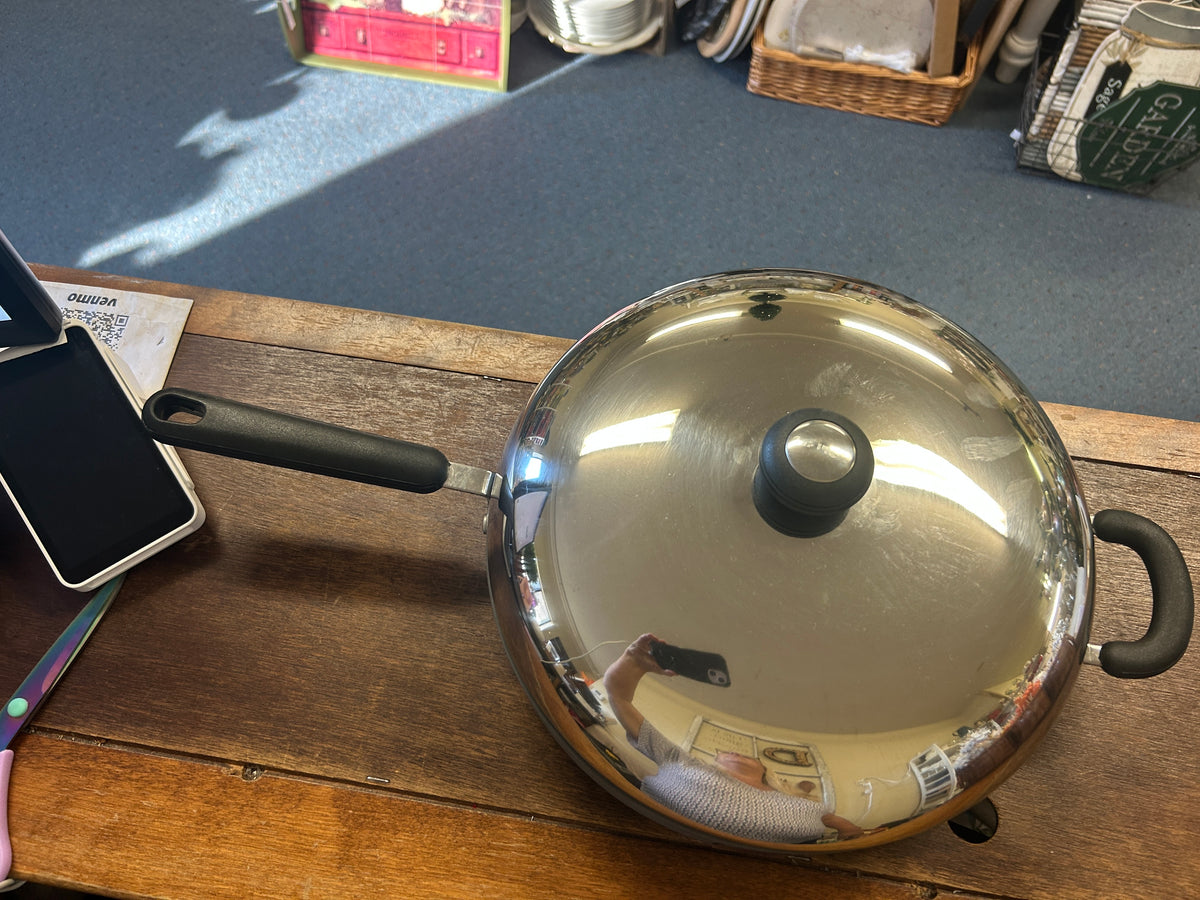 Gray Circulon NEW 4.75 QT Pan w/ Lid, 4.75 QT