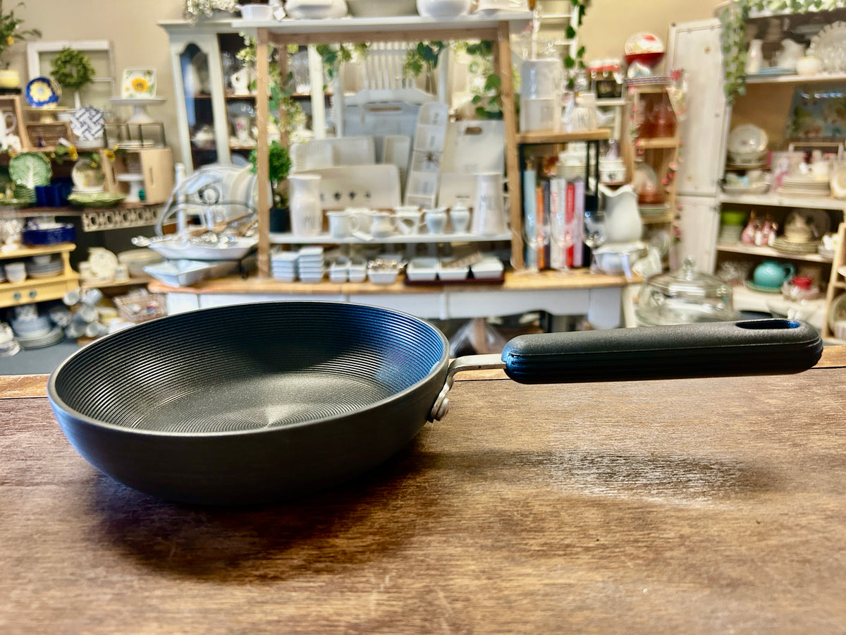 Gray Circulon NEW 7" Frying Pan, 7"