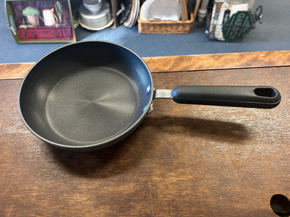 Gray Circulon NEW 7" Frying Pan, 7"