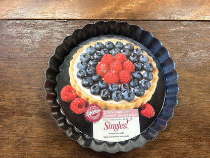 Gray Wilton NEW Mini 2 Piece Tart, 4 1/2"