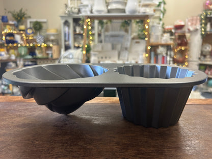 Gray Nordic Ware Giant Cupcake Pan, 12 1/2"
