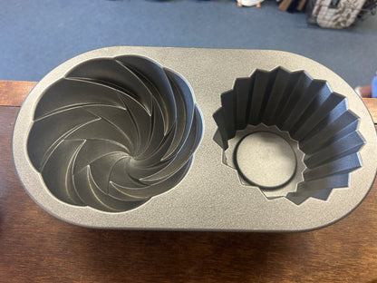Gray Nordic Ware Giant Cupcake Pan, 12 1/2"