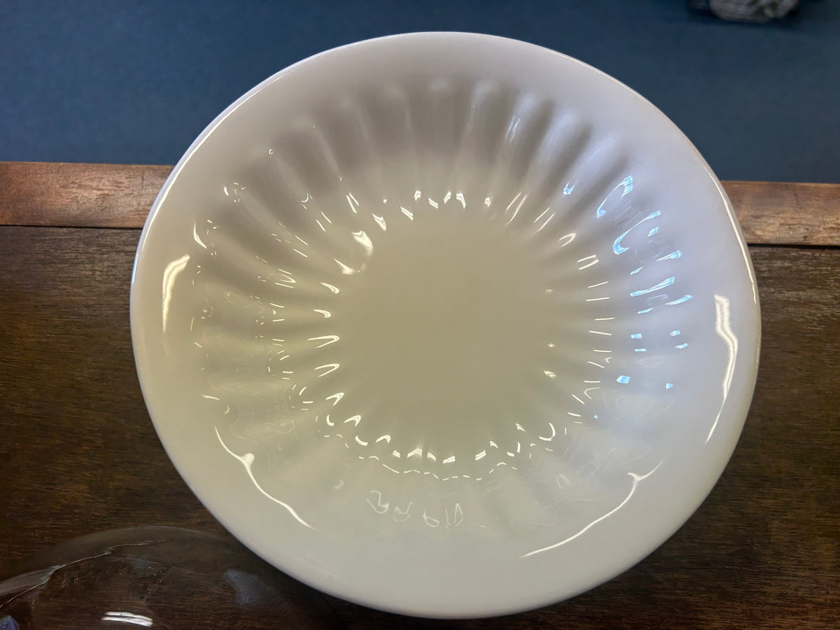 White  Pedestal Bowl w/ Dome Italy, 8"