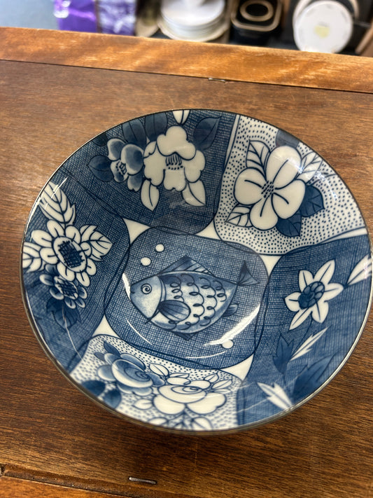 Blue-and-white ceramic fish motif bowl, 5-inch