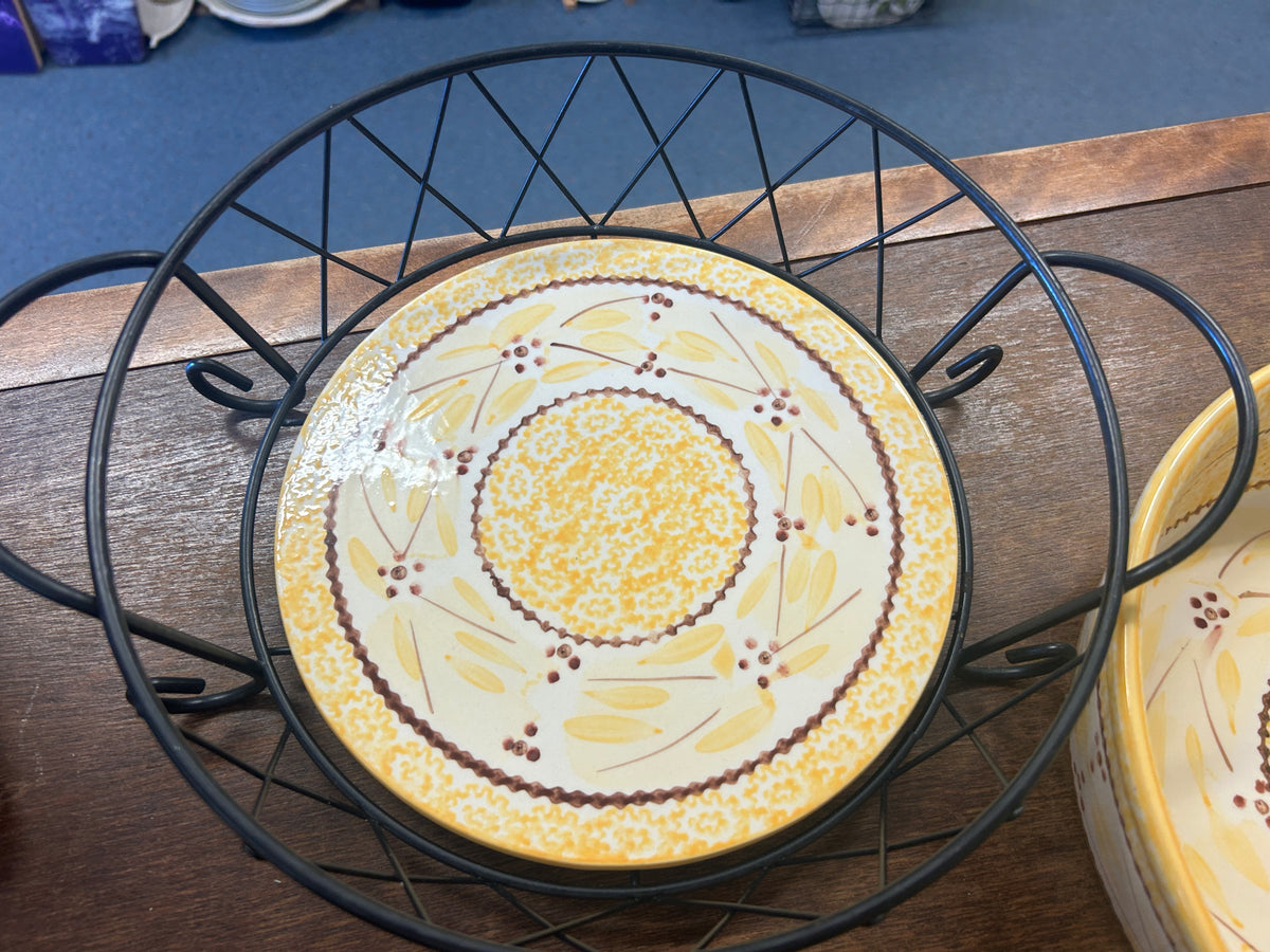 Yellow Temptations Old World 2.5 QT Trivet Rack, 2.5 QT