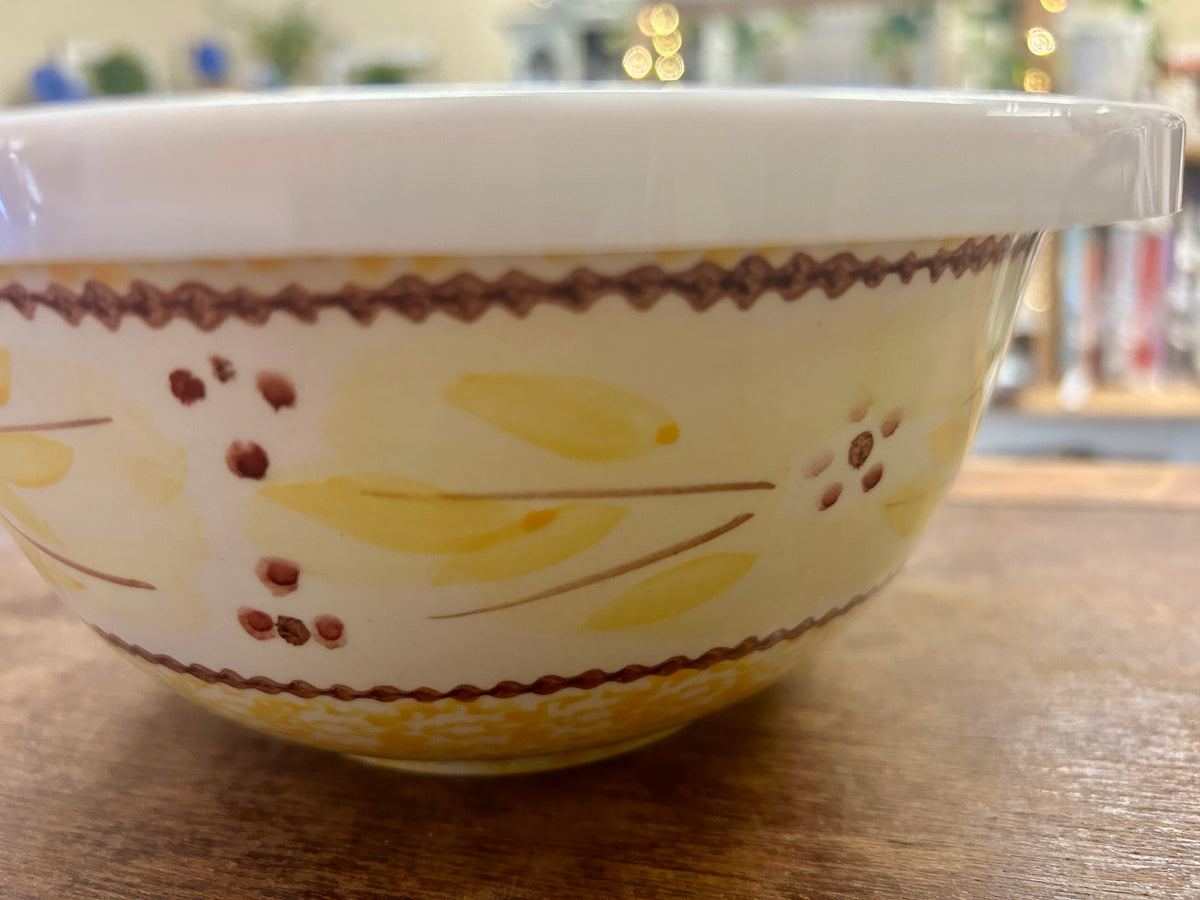 Yellow Temptations 1.5 QT Bowl w/ Lid, 1.5 QT