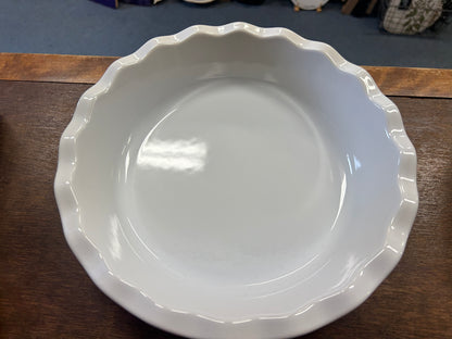 Emile Henry White Ruffle Pie Plate France, 9"